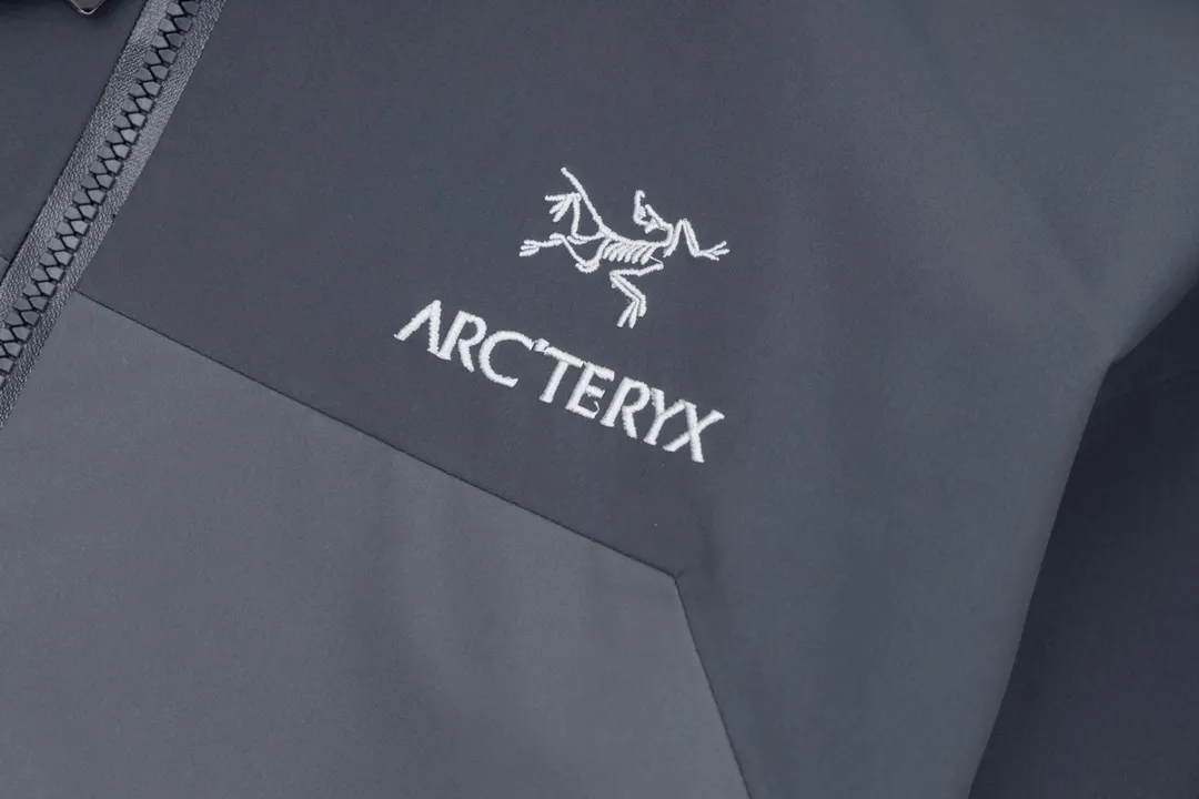 Arc'teryx Gore-tex ， ， ， 。 bluesign@ N 3LGORE-TEX ， Wear-Resistant， 、 Breathable， ， 20000 Breathable 10000 E 3D ， 3D ， ， ， Authentic YKK ， ， ， ， ， Factory ， ， ， 。 ， ， ，Lightweight ， Series ， Quality ！！